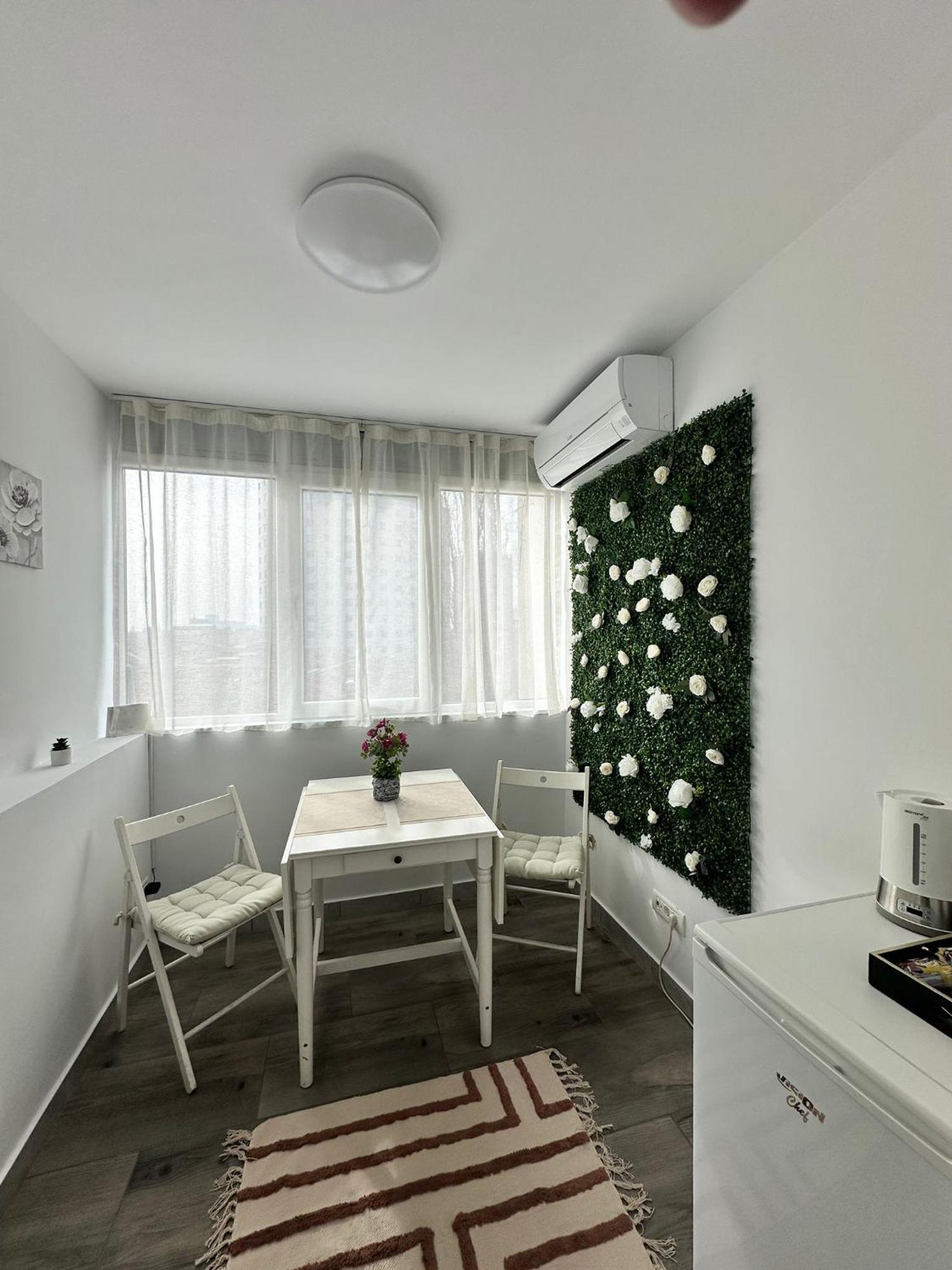 Love Light Studio Victoriei Bucharest Exterior photo